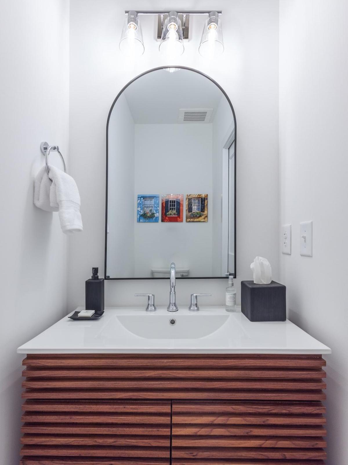 Luxury Rooftop Townhome In Restored Church 5 Mins To Dt Charlotte